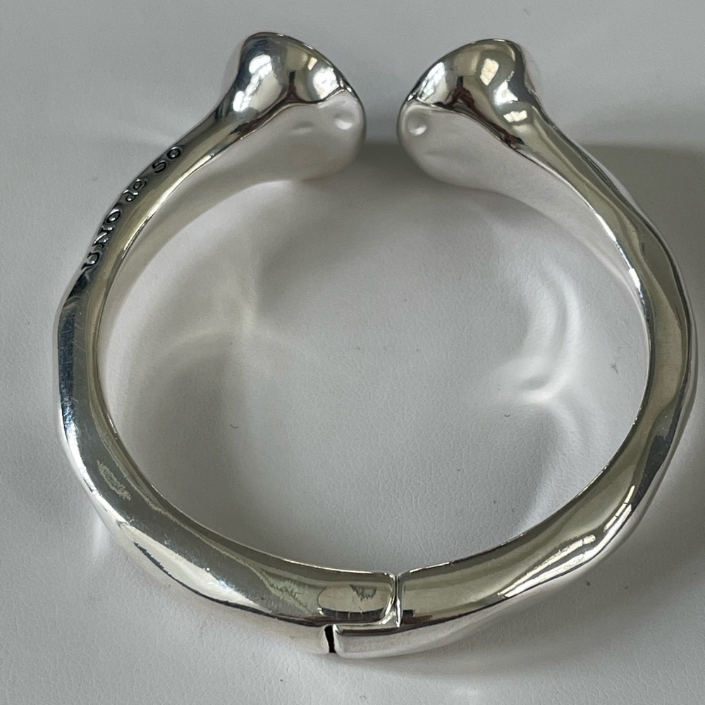 Uno de 50 Bracelet - NEVER SEEN - Silver with Blue Swarovski Crystal - Picture 6 of 14